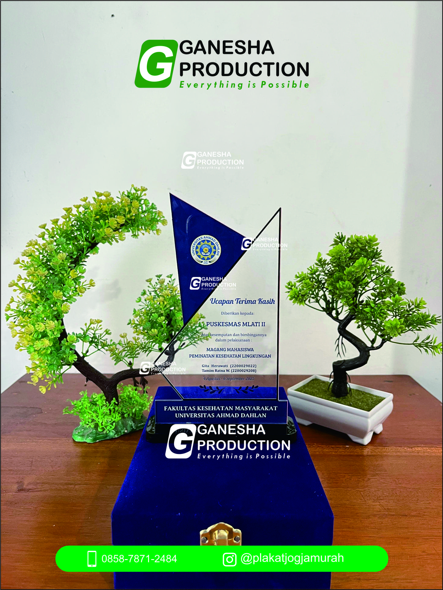 Plakat Akrilik Elegan Custom Universitas Ahmad Dahlan
