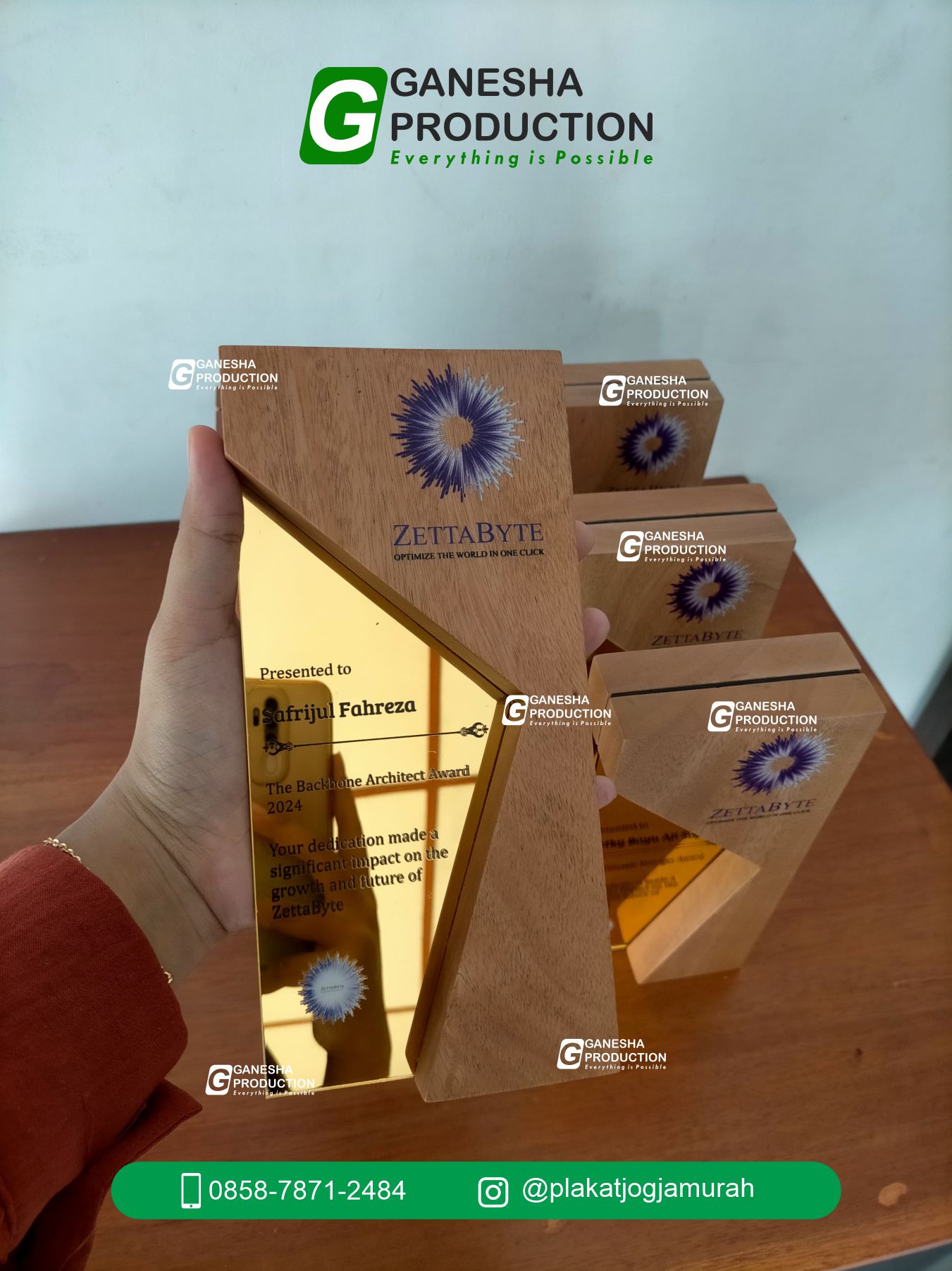 Plakat Kayu Aklirik Gold Miror